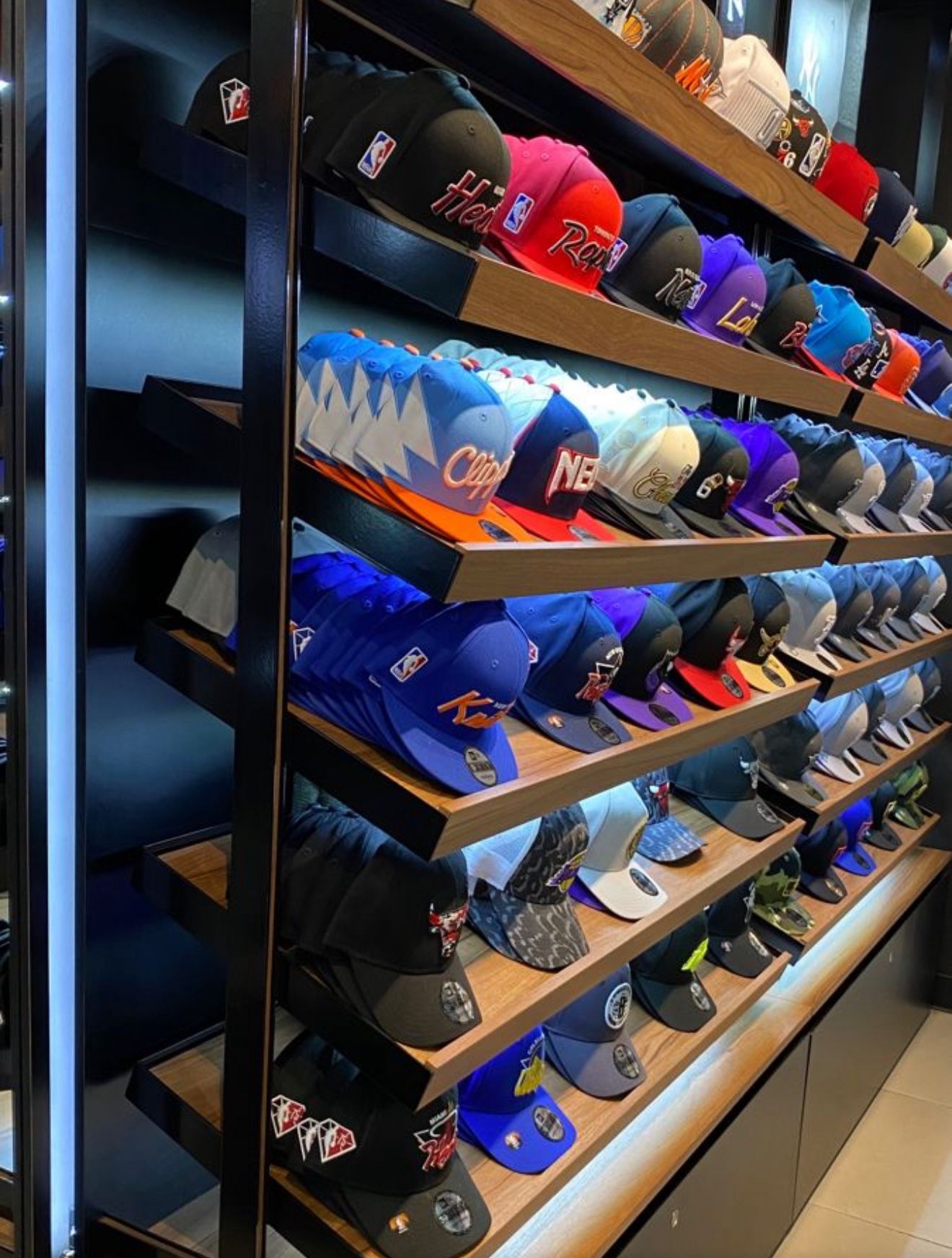 🧢Brand New Hats 🧢 Located Near LA County Fair 