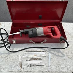 Milwaukee Heavy Duty Saws All w/blades And Case