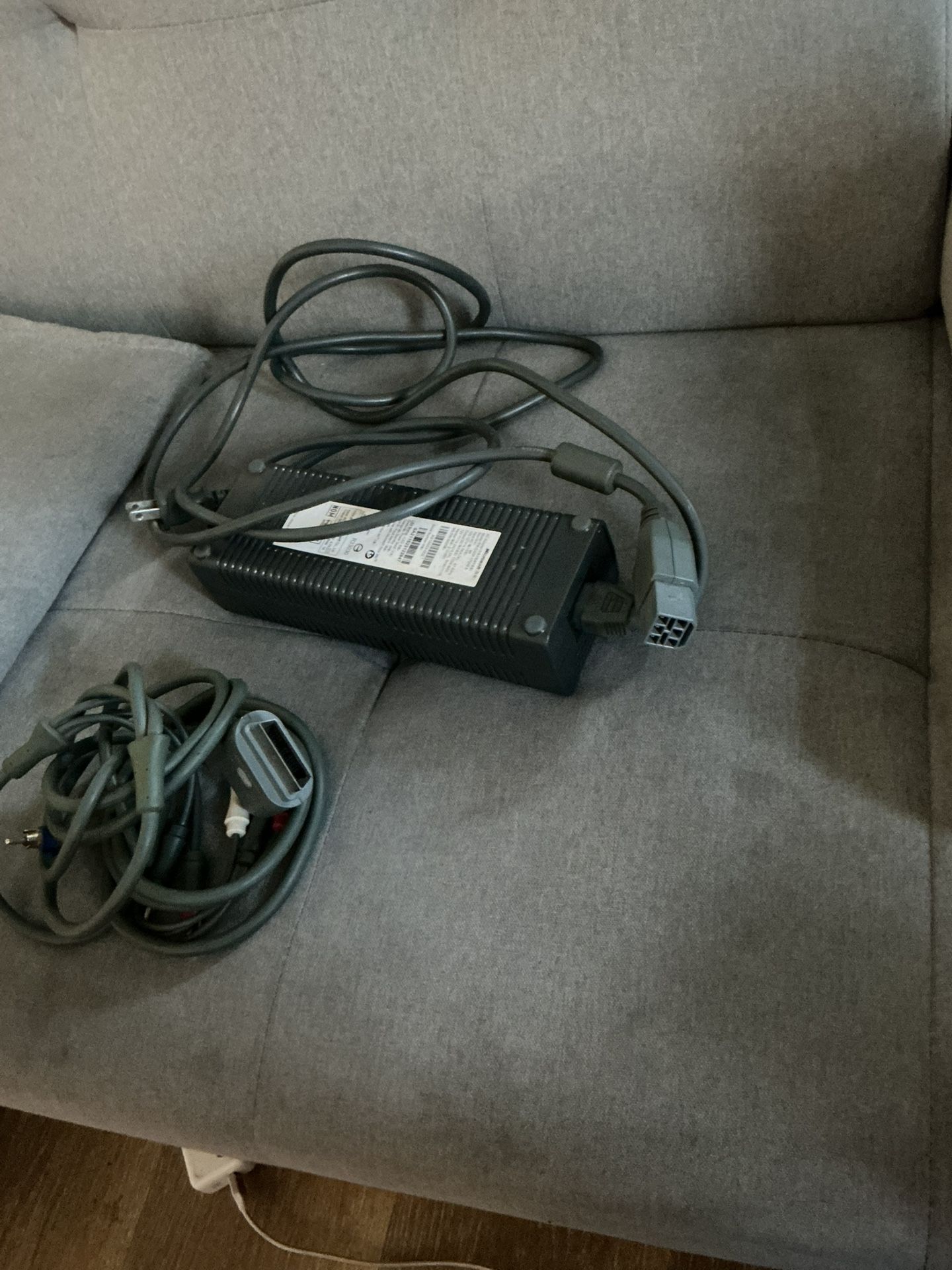 Classic Xbox 360 Power Cord And Tv Cord 