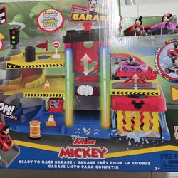 Disney Junior Mickey Mouse Ready to Race Garage