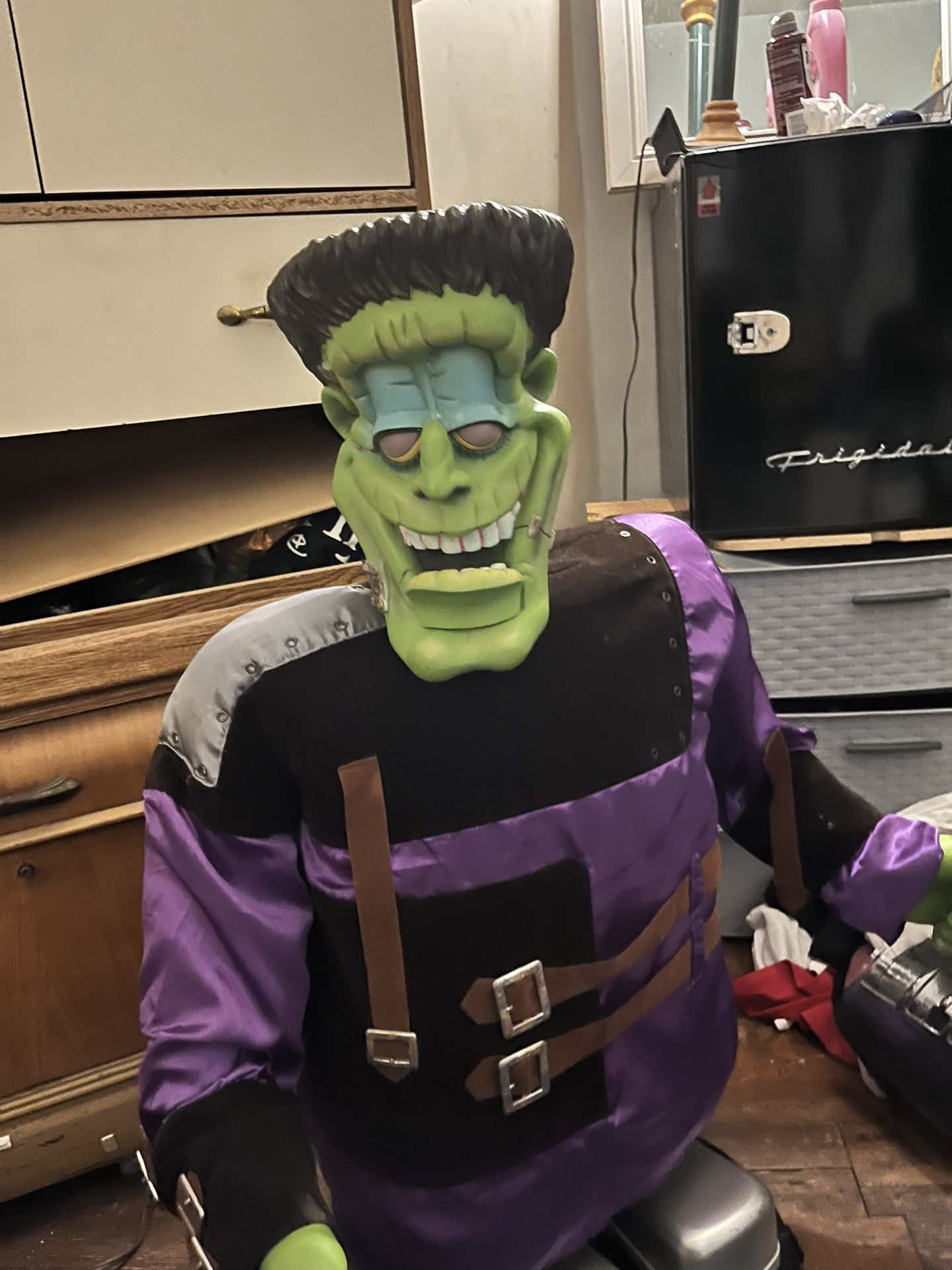 Frankinstin 5ft Tall Dancing & Singing Karaoke