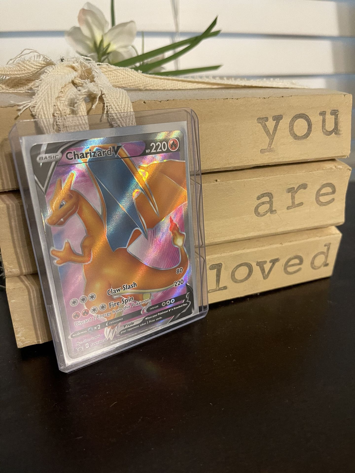 Charizard V Pokémon Card