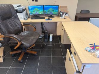 Free 2 desks chair  not included