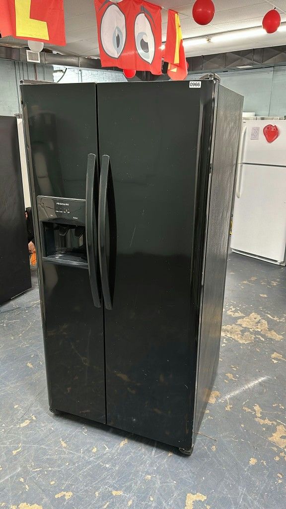 Frig idaire Ref rigerator Frid ge Capa ctity 25cuft Fully Covered Warranty!