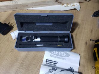 Vee Gee REFRACTOMETER