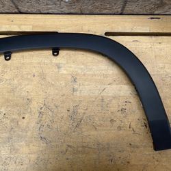 2014,2015,2016,2017,2018,2019 Toyota Highlander Hybrid Rear Left Fender Flare