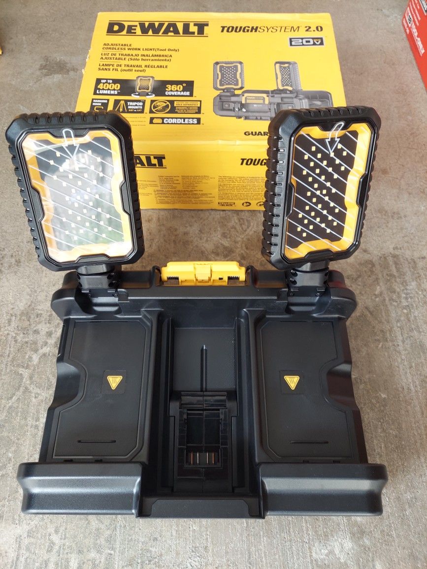 New Dewalt Tough System Cordless 4000 Lumens Adjustable LED Lights 20v/60v