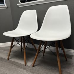 Set Of Midcentury Modern White Chairs with Wood Legs