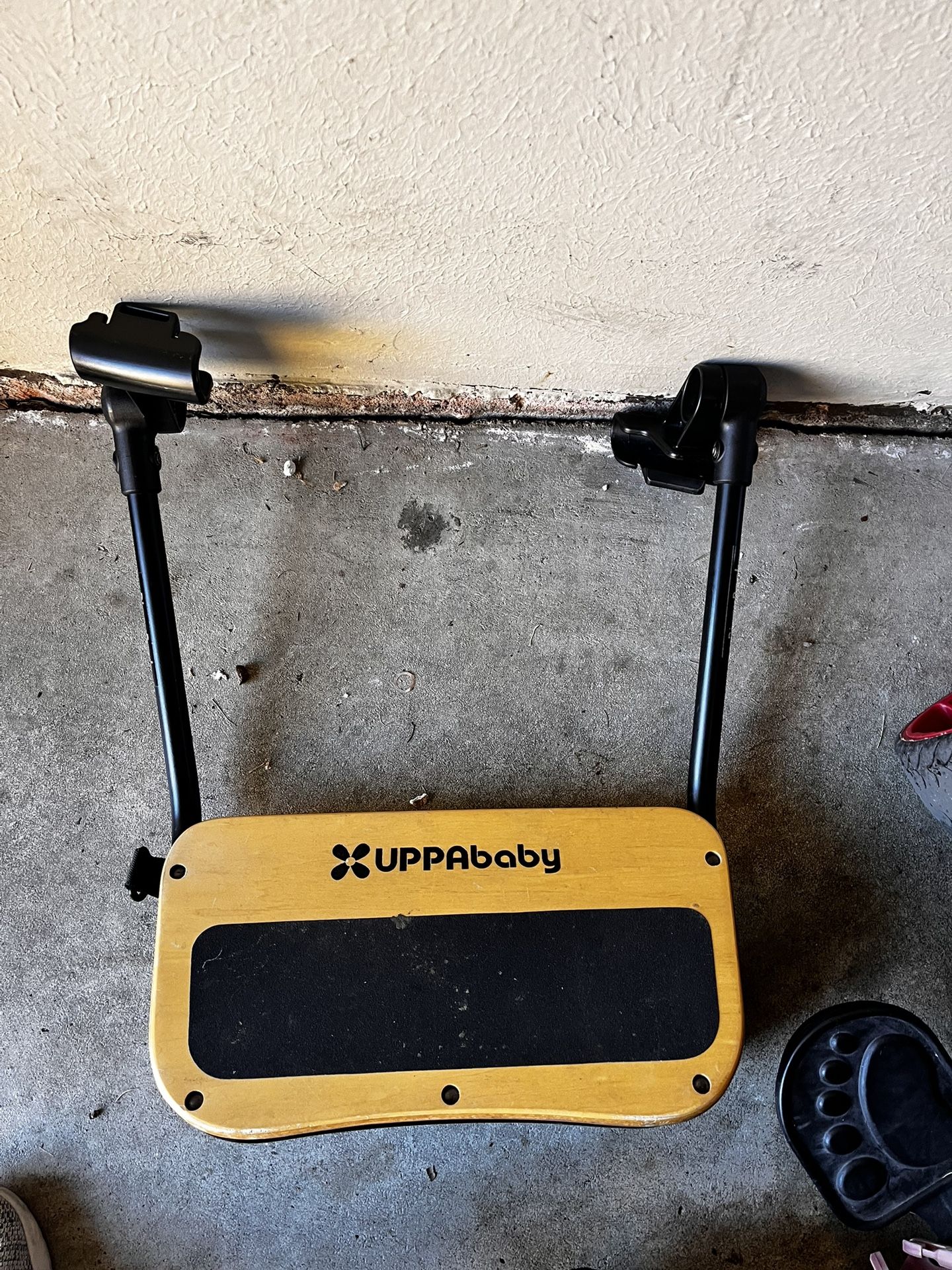 Uppababy Piggyback Ride