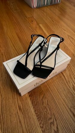 Dolce Vita Sandal - Size 8