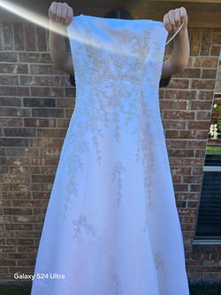 New Wedding Dress size 8 $200