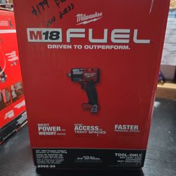 Milwaukee
M18 FUEL Gen-2 18V Lithium-Ion Brushless Cordless Mid Torque 1/2 in. Impact Wrench w/Friction Ring (Tool-Only)