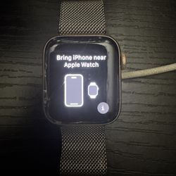 Apple Watch SE (1st Gen) – 40mm Rose Gold Aluminum