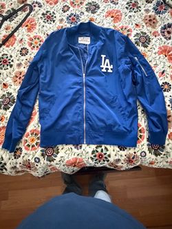 like new dodgers jacket with side zipper size XL