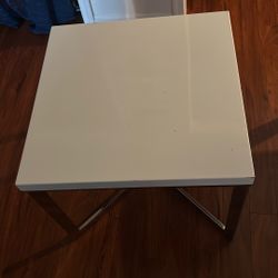 SIDE TABLE White Top Silver Base