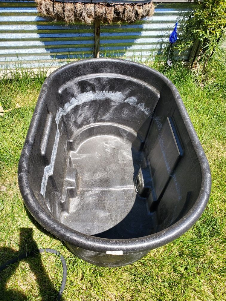 Rubbermaid Structural Foam Stock Tanks, 100 gal. Capacity, 424288 for