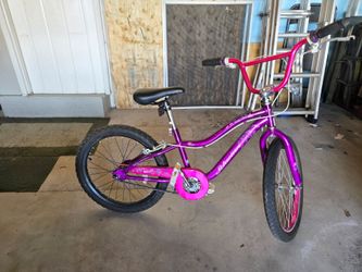 Girl's Schwinn bike