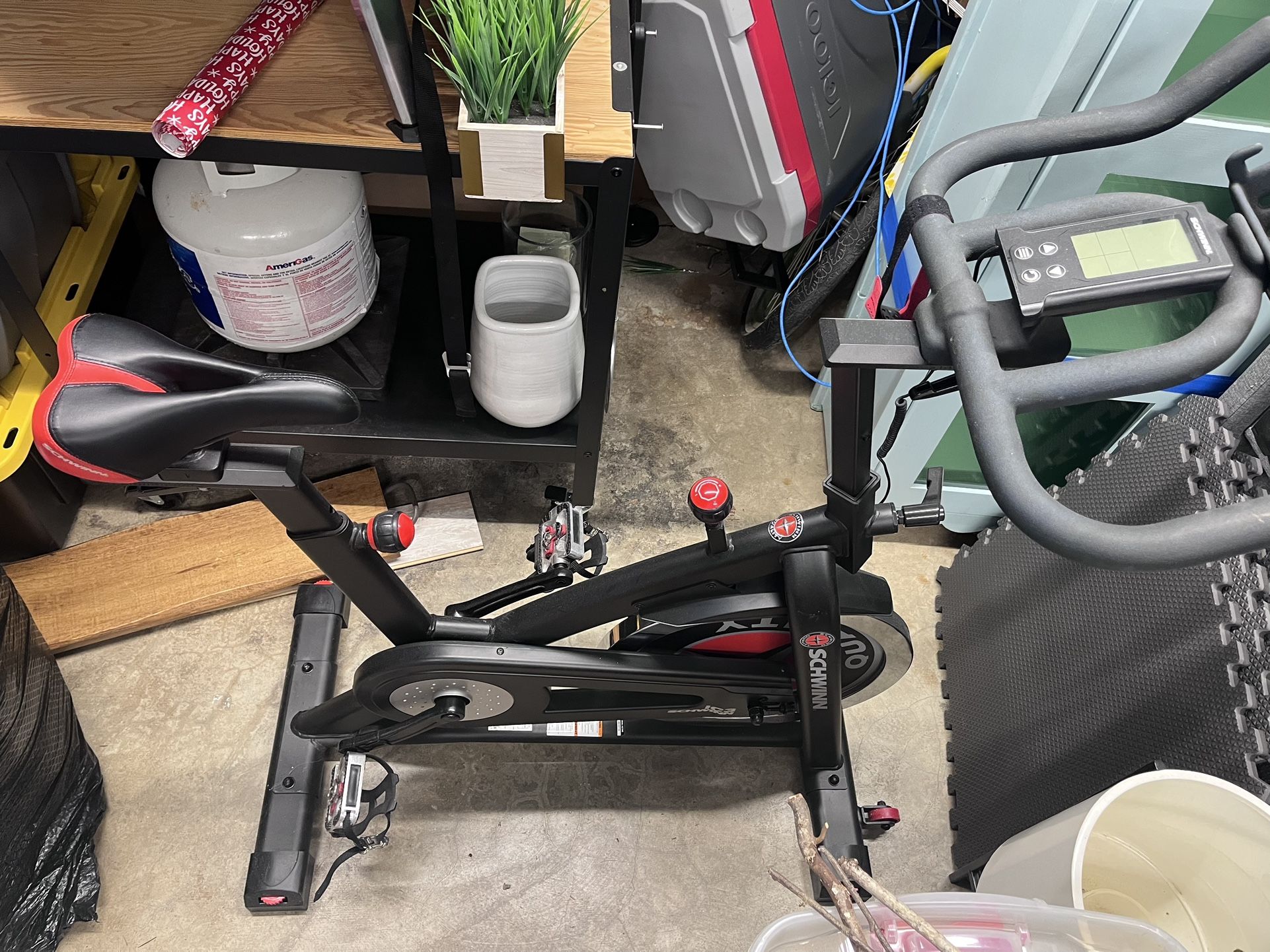 Schwinn IC3 Stationary Bike