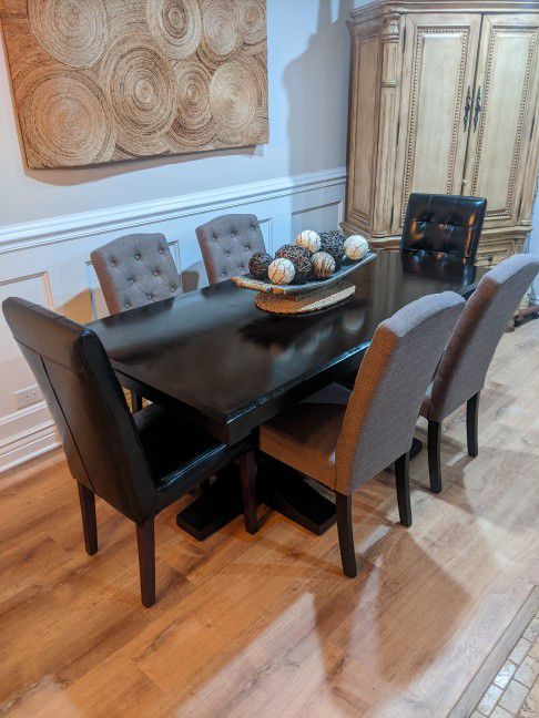Gorgeous 7 Piece Dining Set~Canadel Table + 6 chairs 