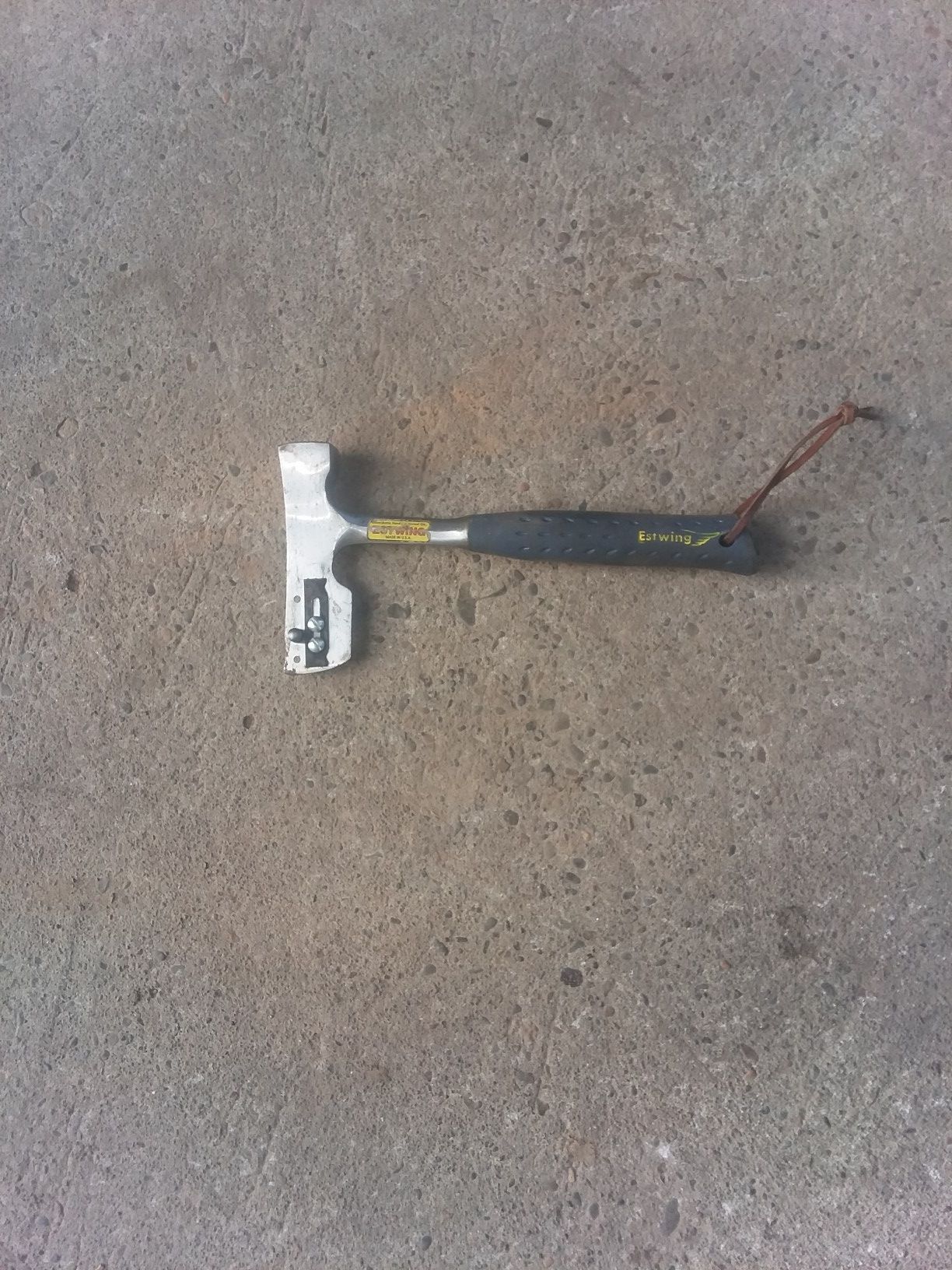 Roofing hammer Estwing