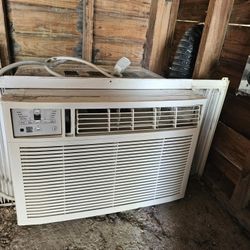 Es Frio Y Caliente  Tiene Control Remoto