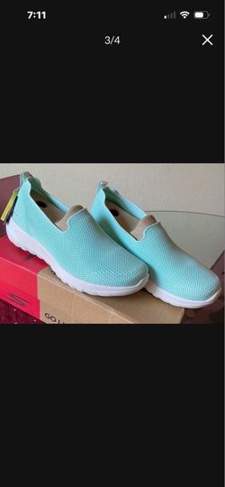 NEW Sz 7 Pistachio Color Skechers ONLY $40 🍀