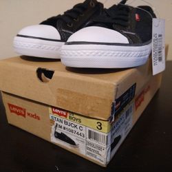 Boy's Levi's Stan C Shoes Size 3