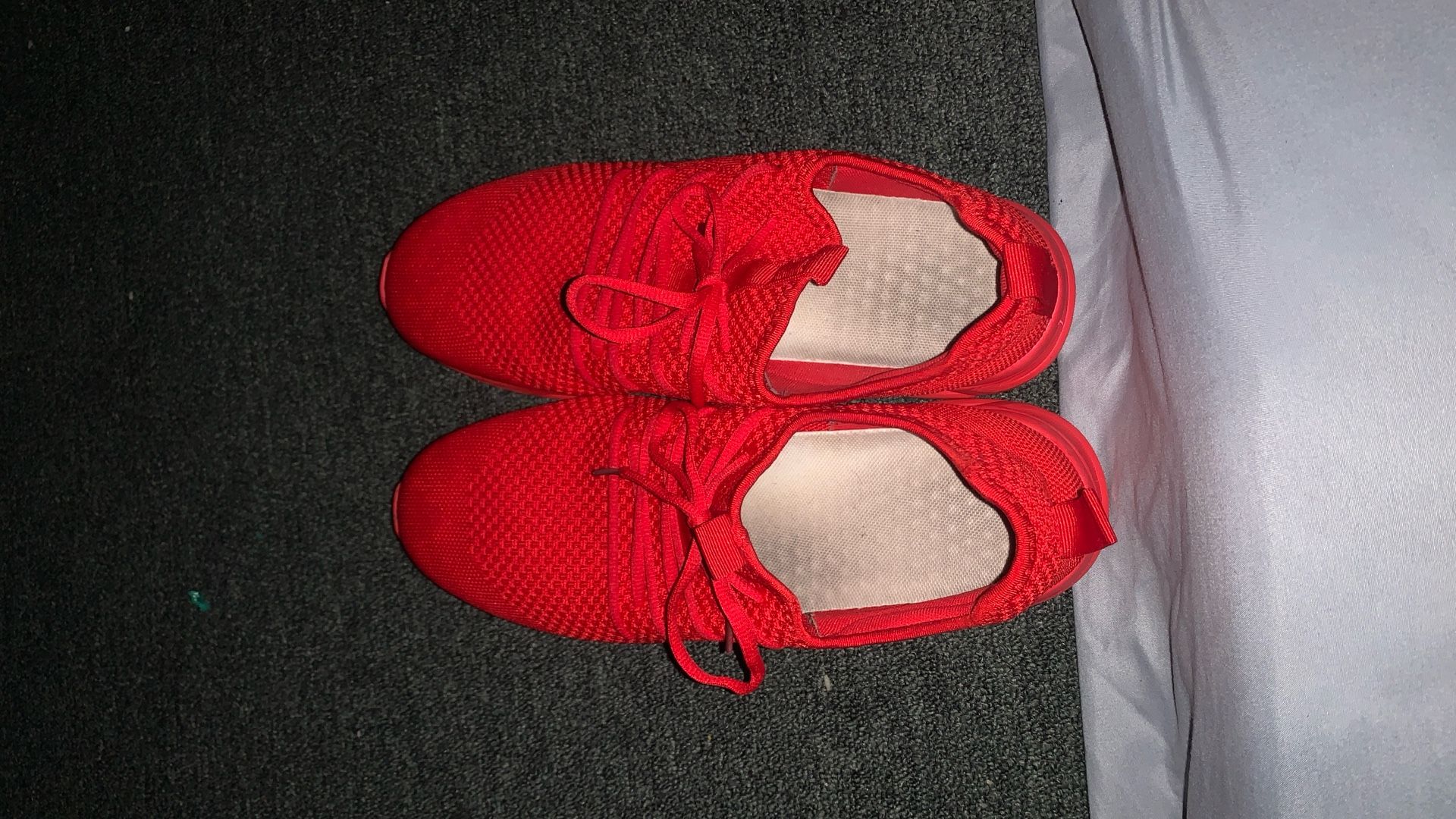 Red Tenants Size 12