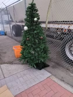 Christmas Tree With Decorations  Asking $60