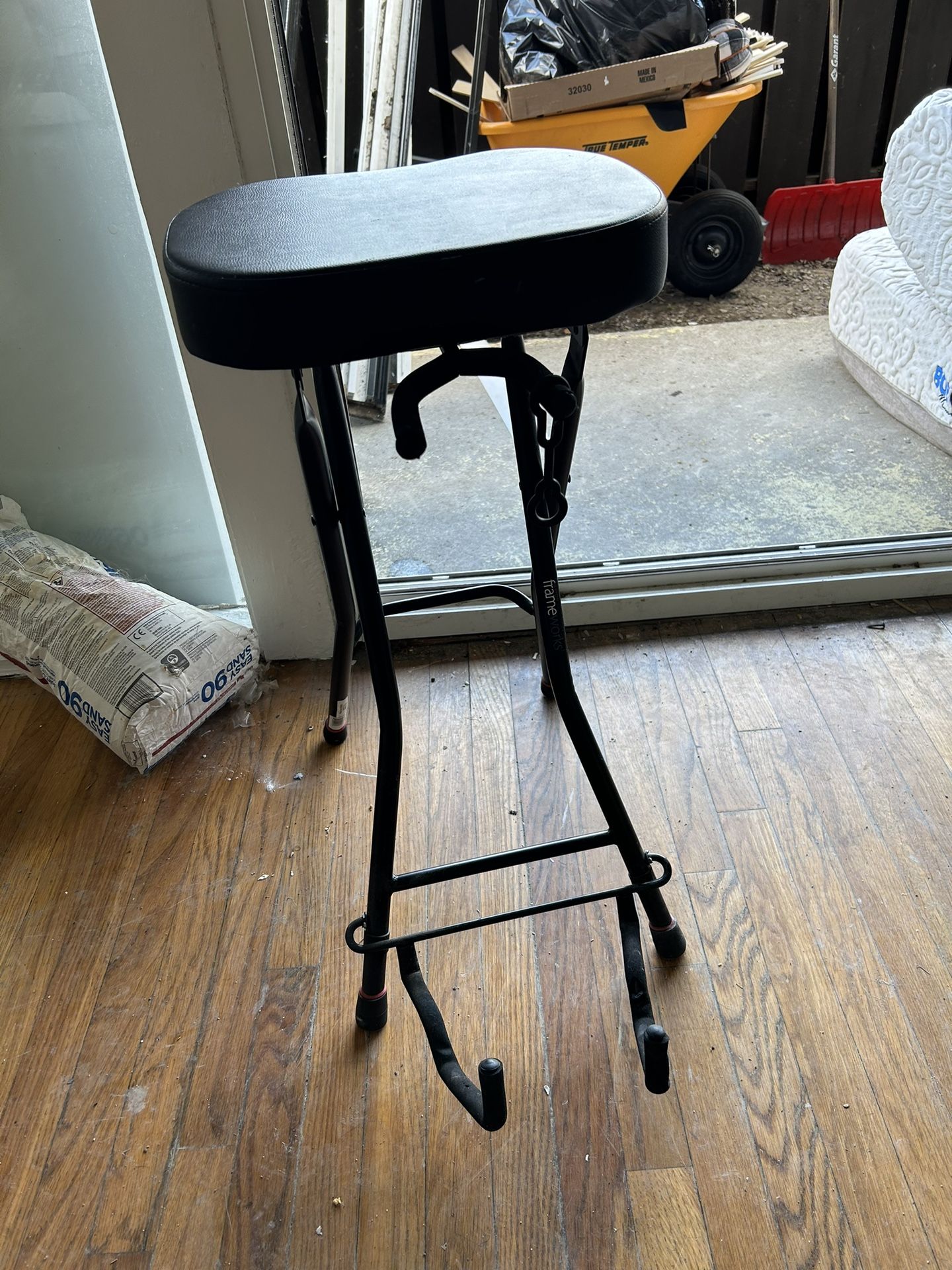 Gator Frameworks Guitar Stand/stool