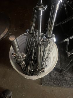 Se Están Bendiedo Estás Parters Del Asiento Y Muchas Partes  Mas. Más Partes 