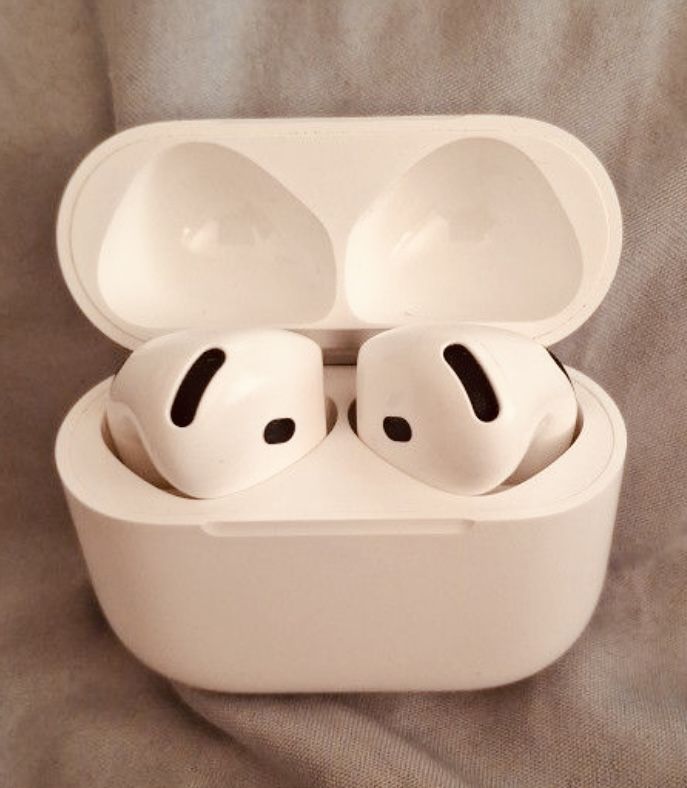 Apple AirPods Gen 4 