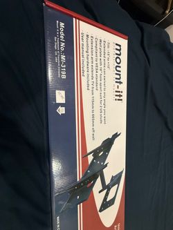 Universal plasma /LCD articulating wall mount