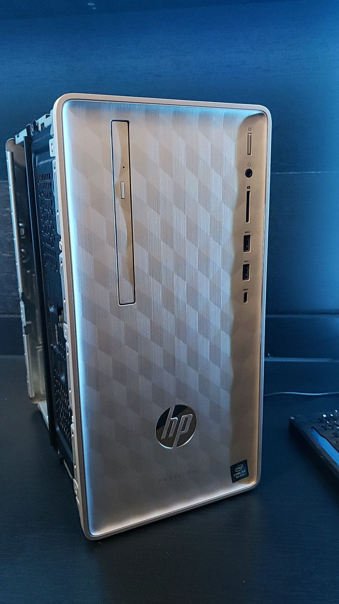 Hp computer (shell) for Sale in San Diego, CA - OfferUp