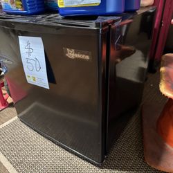 Mini Fridge 