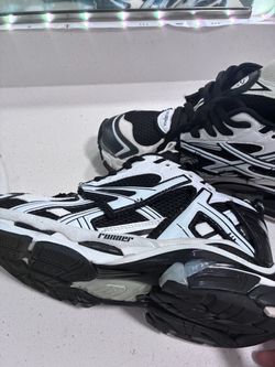 Balenciaga runners