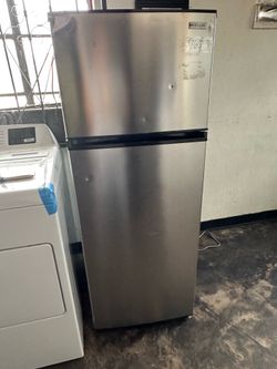 🚨 SMALL REFRIGERATORS AVAILABLE! 🚨(read description)