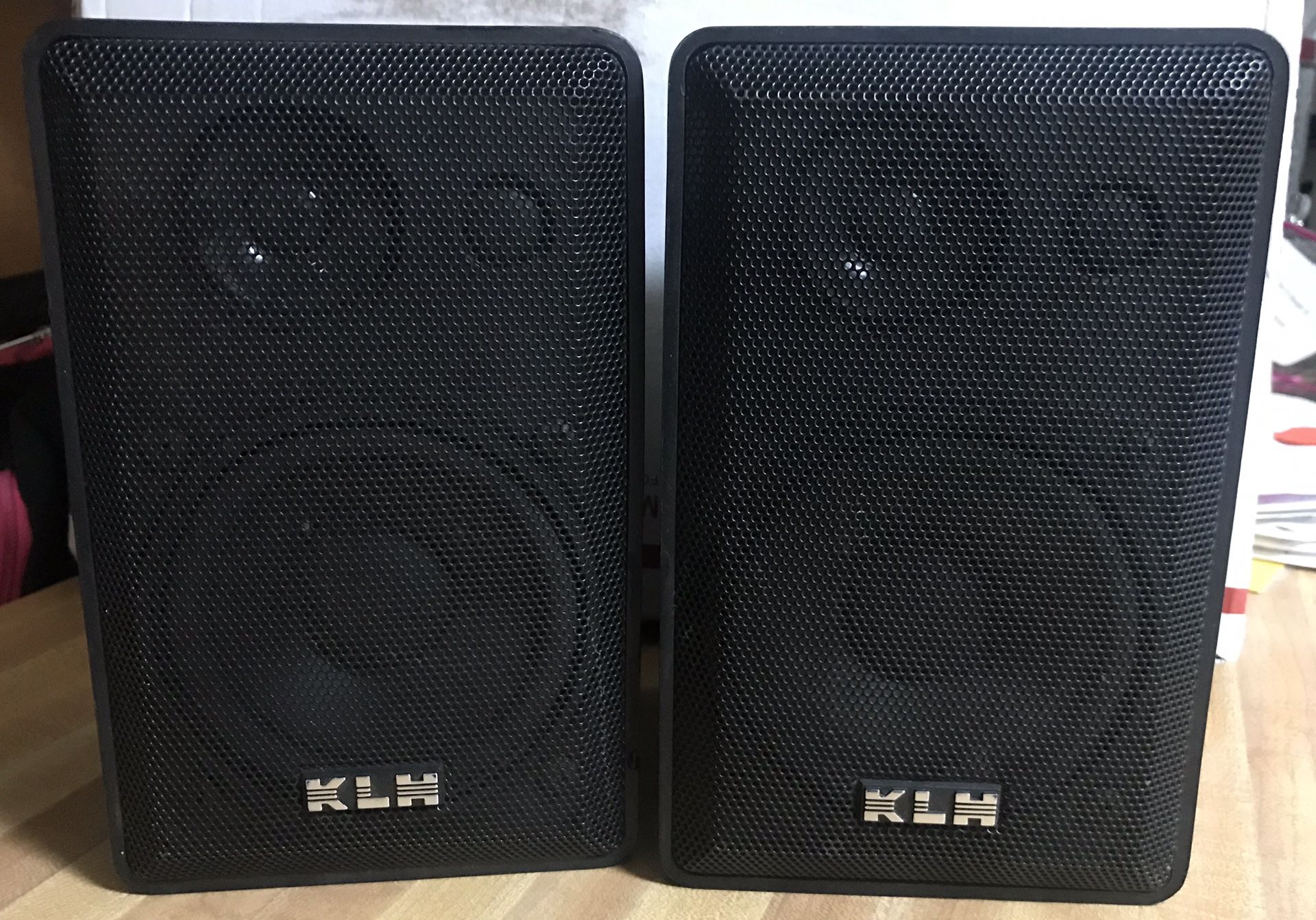 Pair of KLH Audio Systems 970A Speakers Black EUC