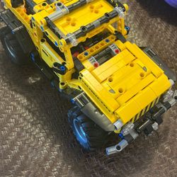 LEGO TECHNIC: Jeep Wrangler (42122) 
