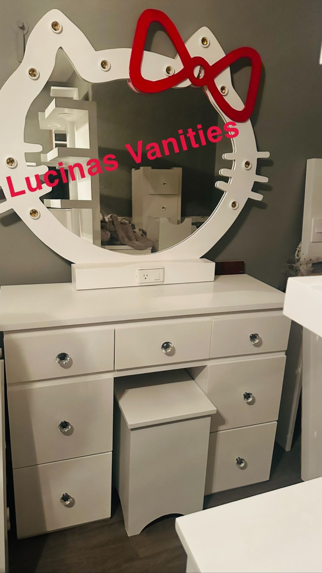 Hello Kitty Vanity Set