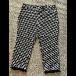 CHICO’S Black-Checked Fringed Bottom Ankle Capris Size 2
