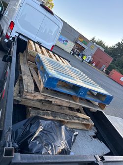 Used Wooden Pallets Mixed Lot