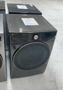 SUPER SUNDAY SALE 🎆😎 SAVE UP TO $750 OFF MSRP on a Front Load Gas Dryer