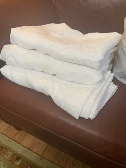 Set of 3 white oblong 102” tablecloths