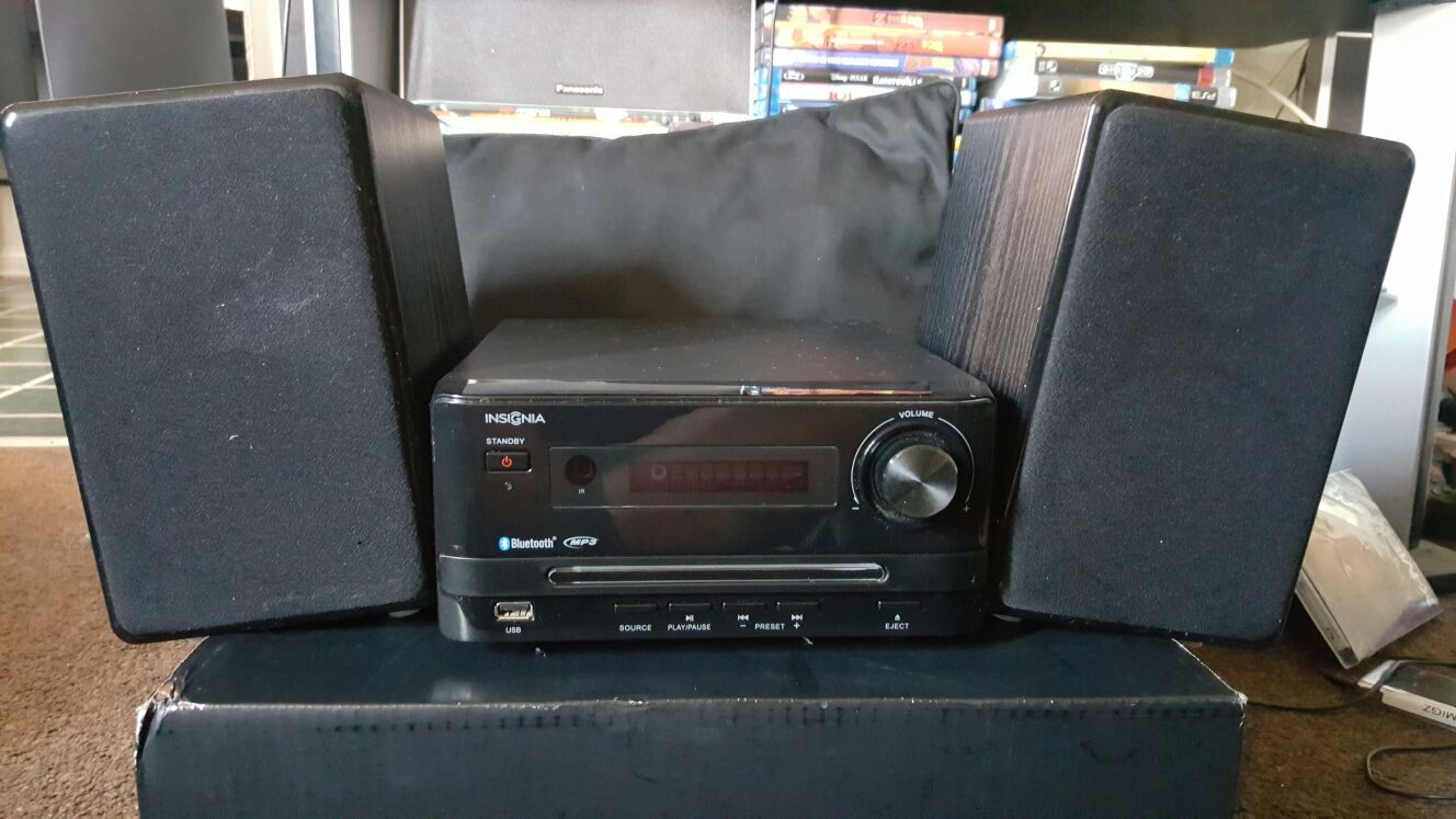 Insignia Bluetooth/MP3/CD/Compact Radio Stereo System