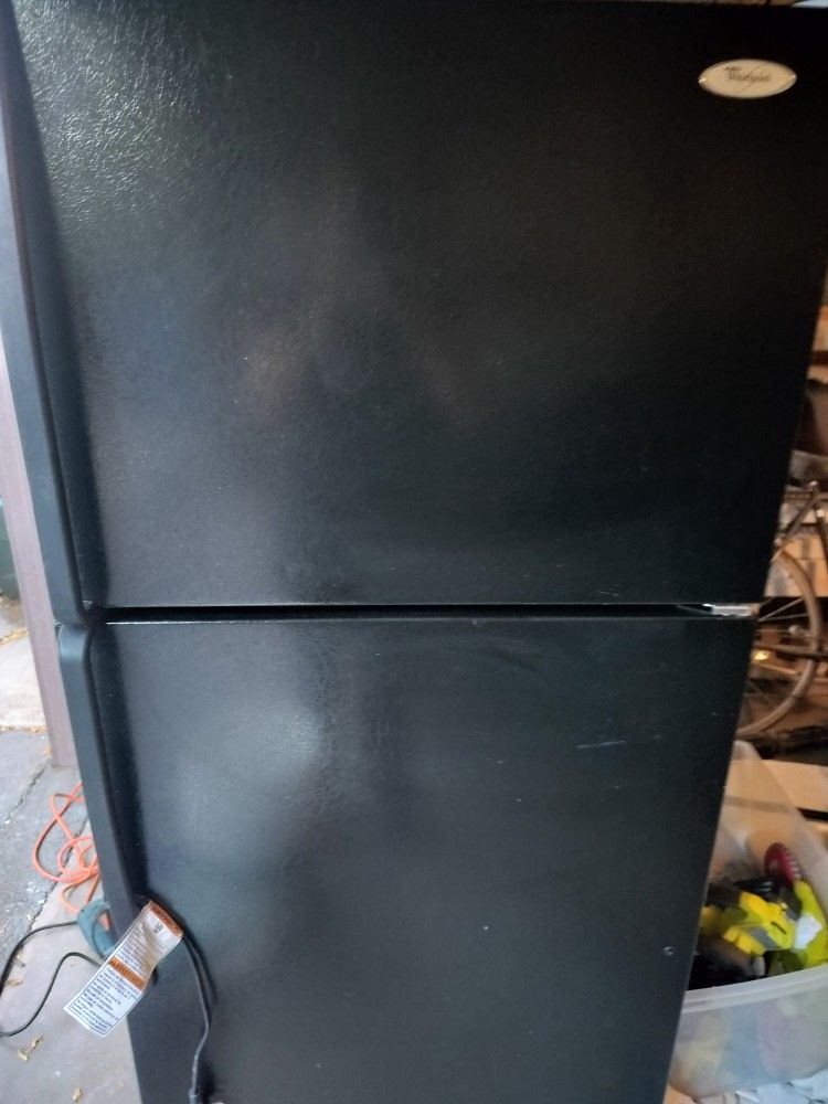 Whirlpool Fridge With Freezer On Top