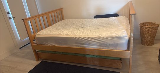 Full size Bed with Trundle