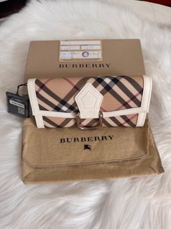 Preloved Burberry Nova Check Stirrup Buckle Wallet