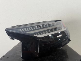 AUDI Q4 ETRON LEFT HEADLIGHT 2023