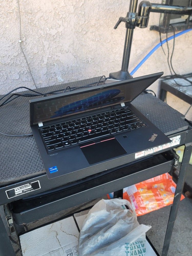 Lenovo: Core i7. Windows 11 V-24H2, Wi-Fi. MS-office. M.2 Drive, WebCam.